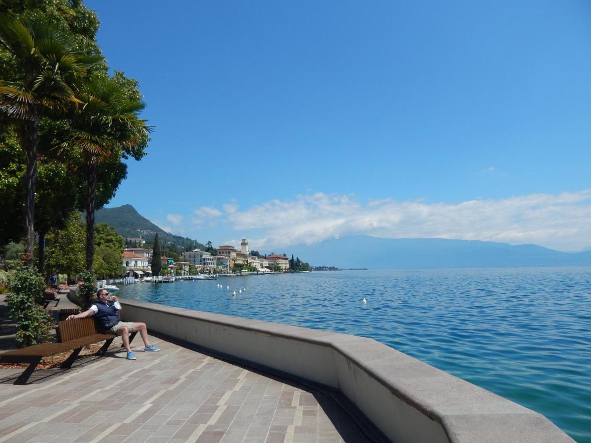 Residence Villa Alba Gardone Riviera Bagian luar foto