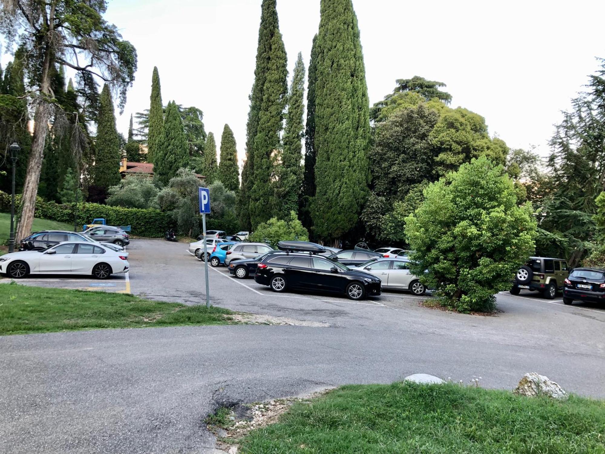 Residence Villa Alba Gardone Riviera Bagian luar foto