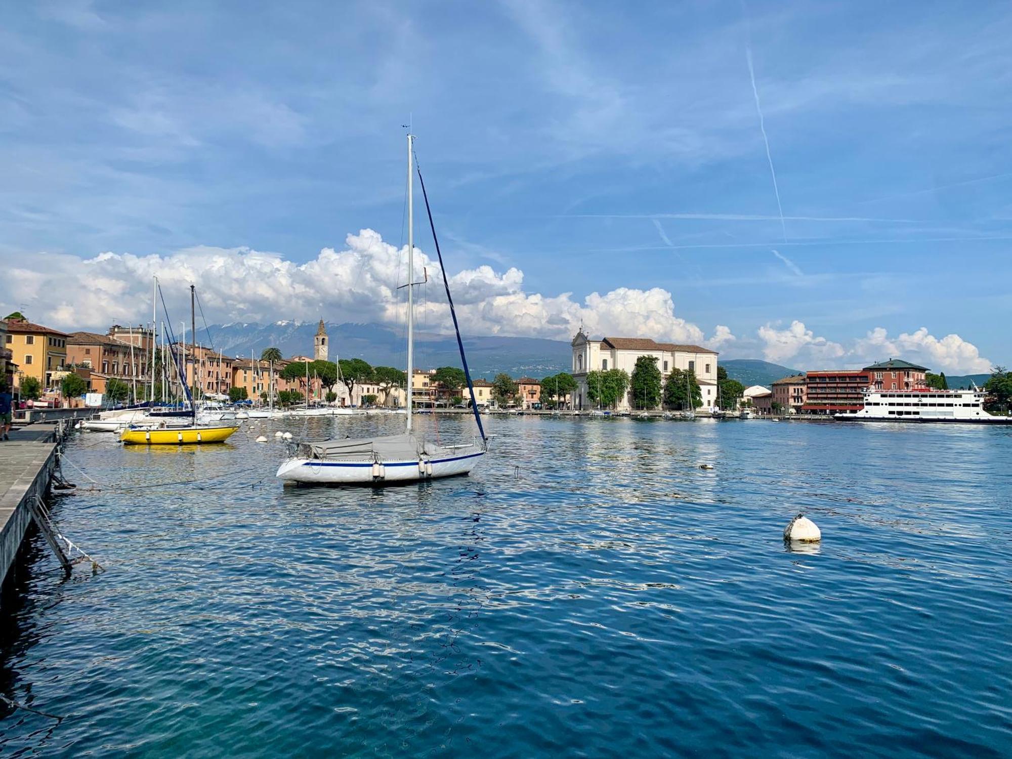 Residence Villa Alba Gardone Riviera Bagian luar foto