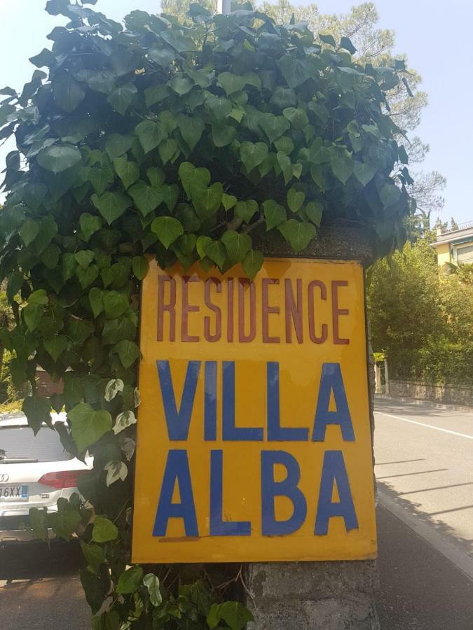 Residence Villa Alba Gardone Riviera Bagian luar foto